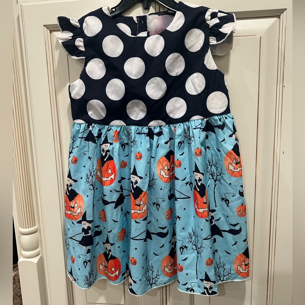 Girls Halloween dress, size approximately 7/8.